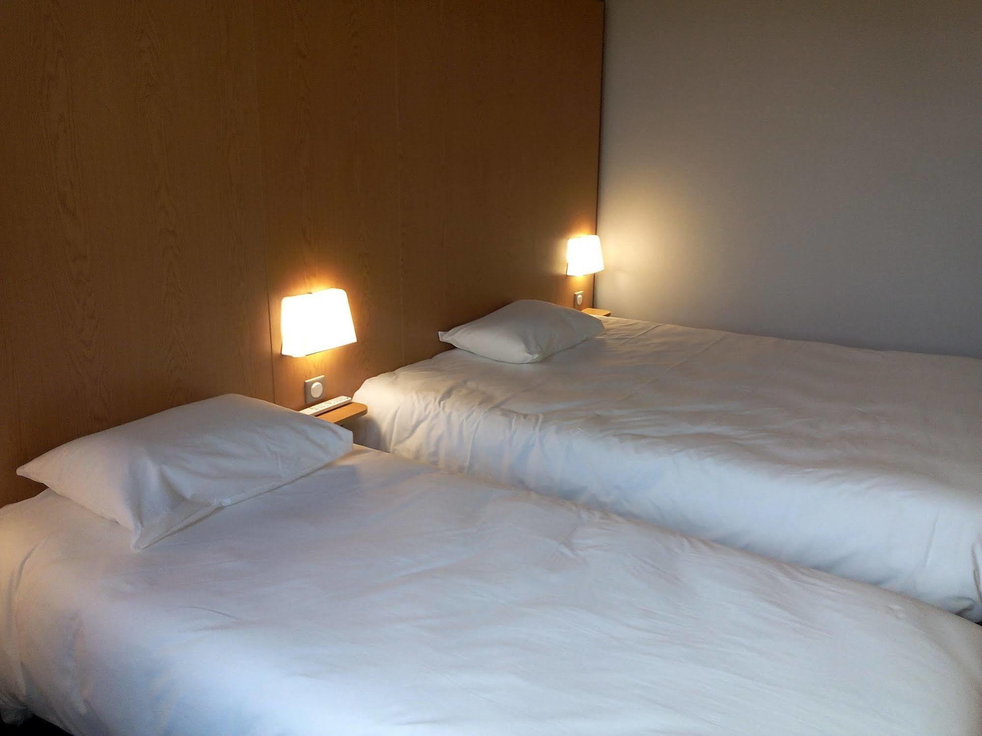 B&B Hotel Clermont-Ferrand Nord Riom Exteriör bild