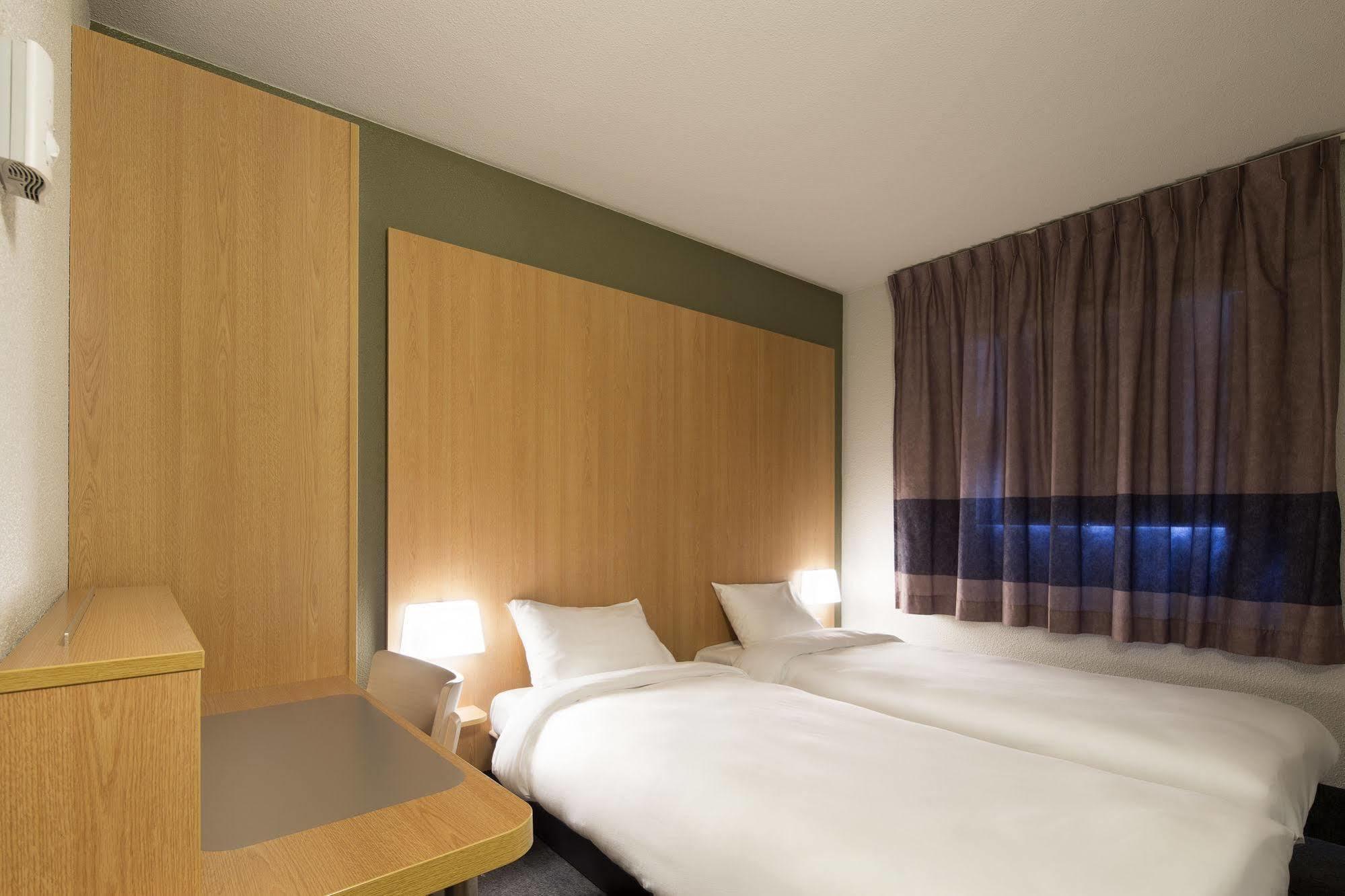 B&B Hotel Clermont-Ferrand Nord Riom Exteriör bild